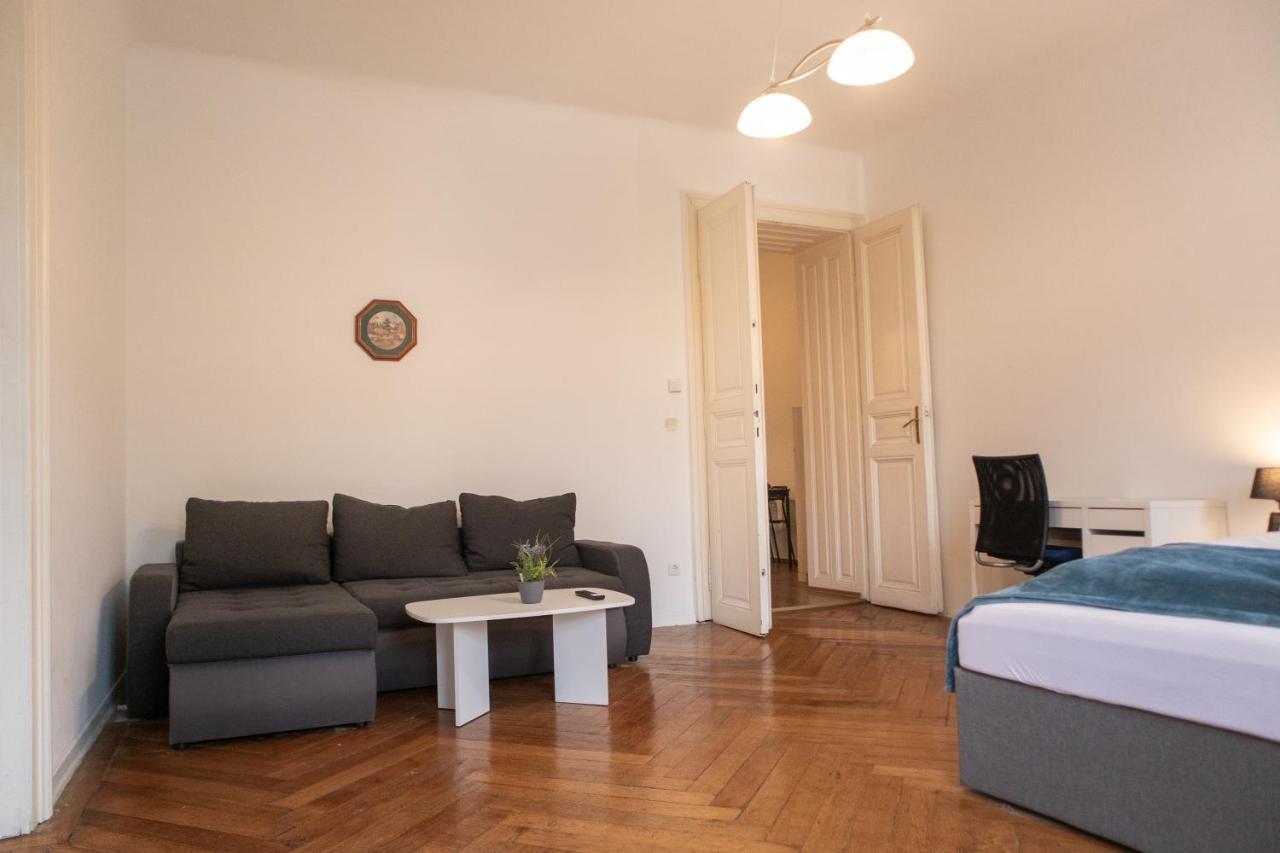 Lovely 2Br Apt, Near Akh, Perfect For Longstays Apartment *